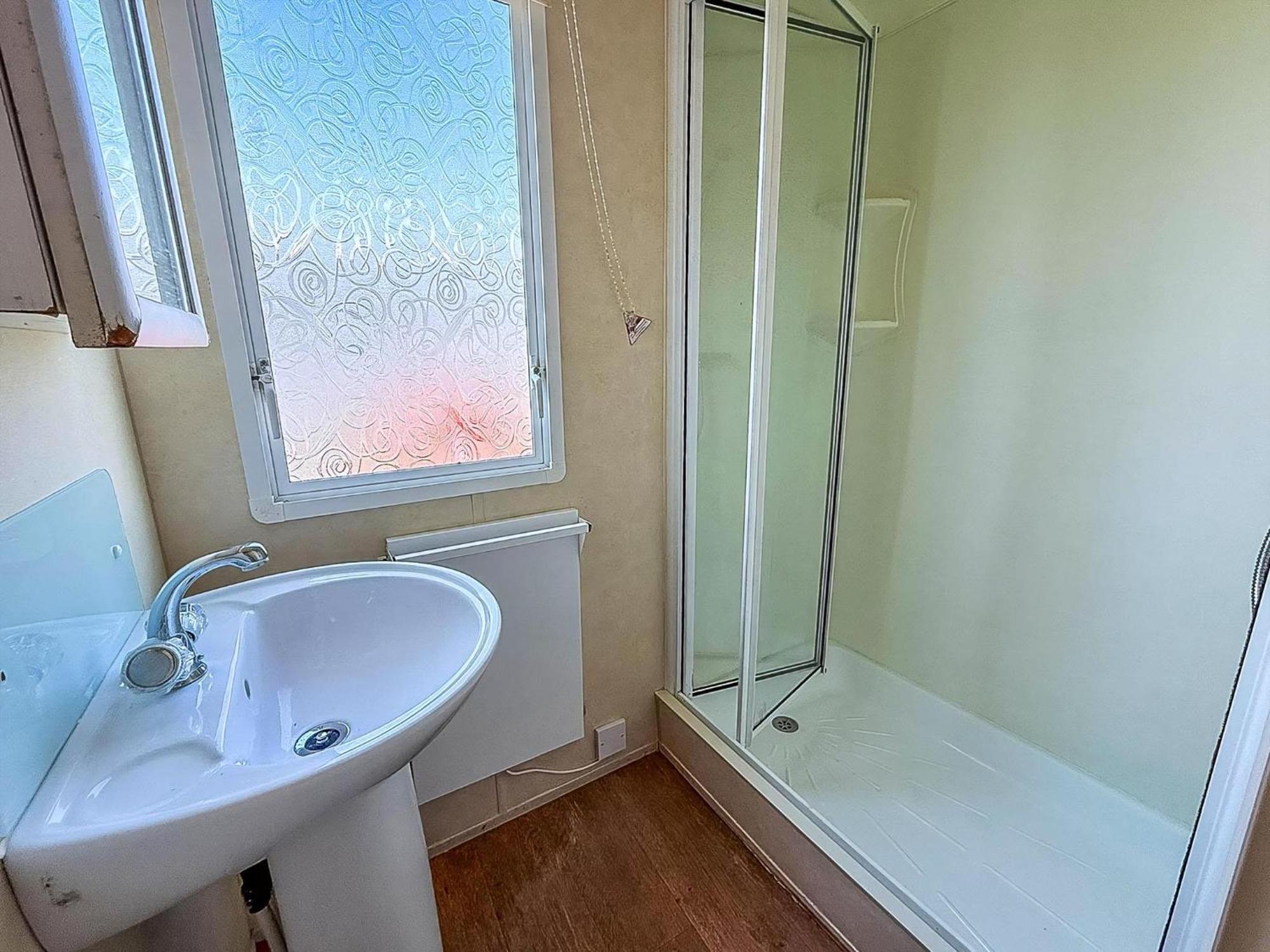 Superb Caravan At Seawick Holiday Park, Sleeps 8 Ref 27202Sw Клактон-он-Си Экстерьер фото